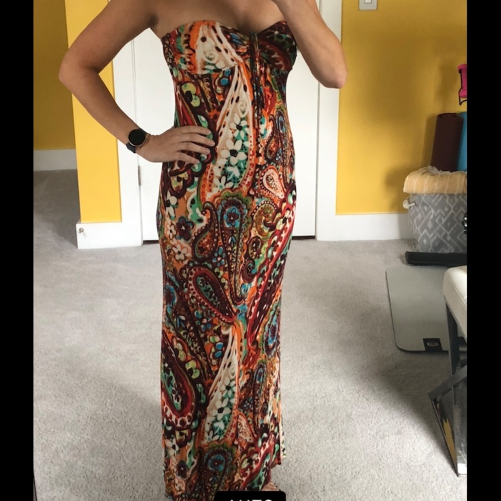 Multicolored strapless dress.